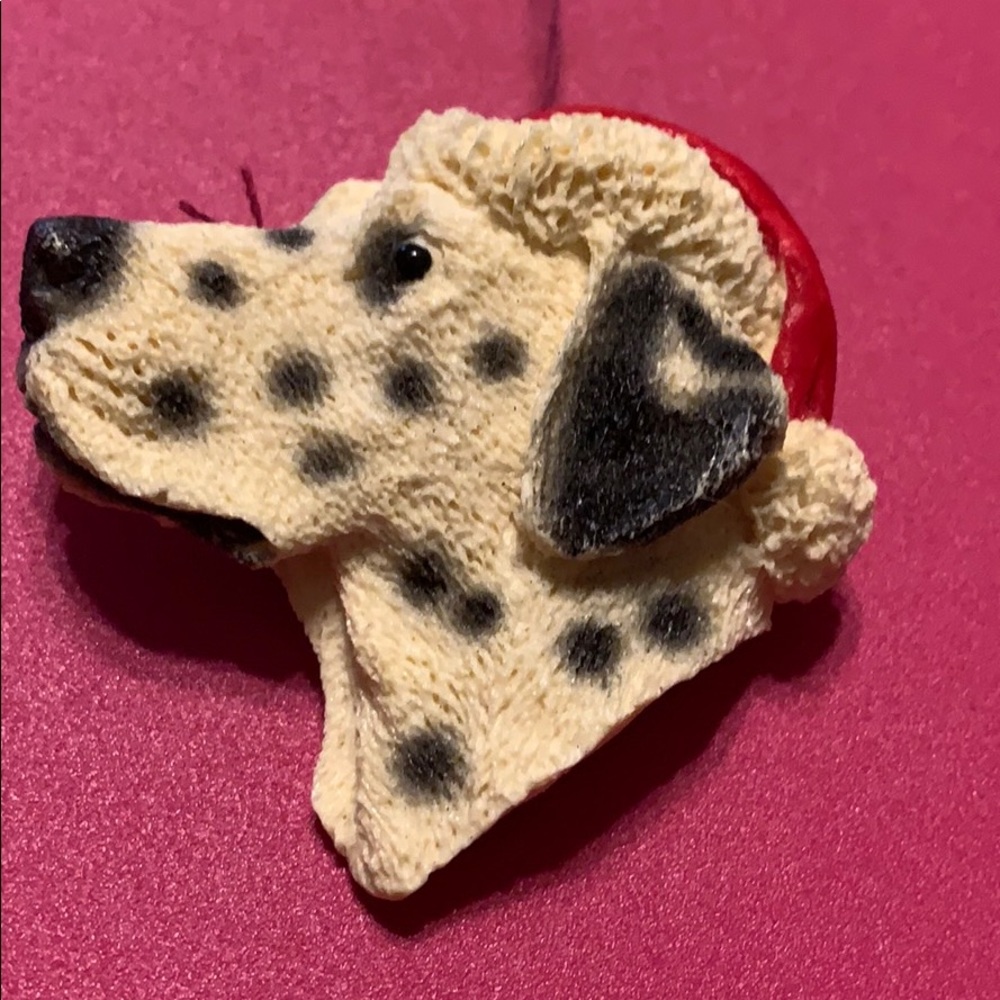 Living Stone Christmas pin